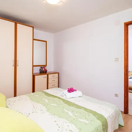 Amazing In Zaton With Kitchen Prázdninový dům