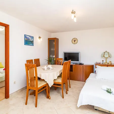 Amazing In Zaton With Kitchen Prázdninový dům Doli