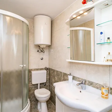 Amazing In Zaton With Kitchen Prázdninový dům