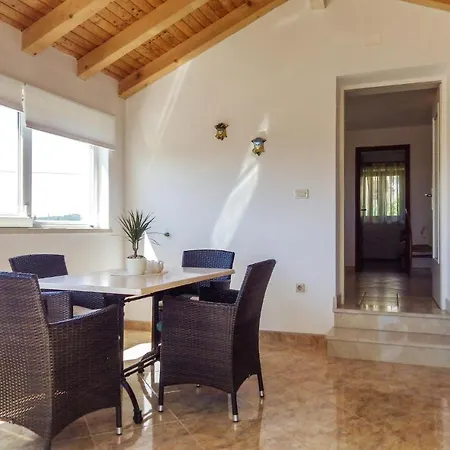 Amazing In Zaton With Kitchen Ferienhaus Doli