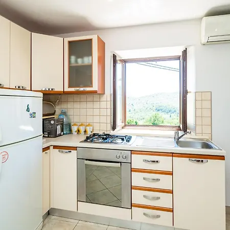 Amazing In Zaton With Kitchen